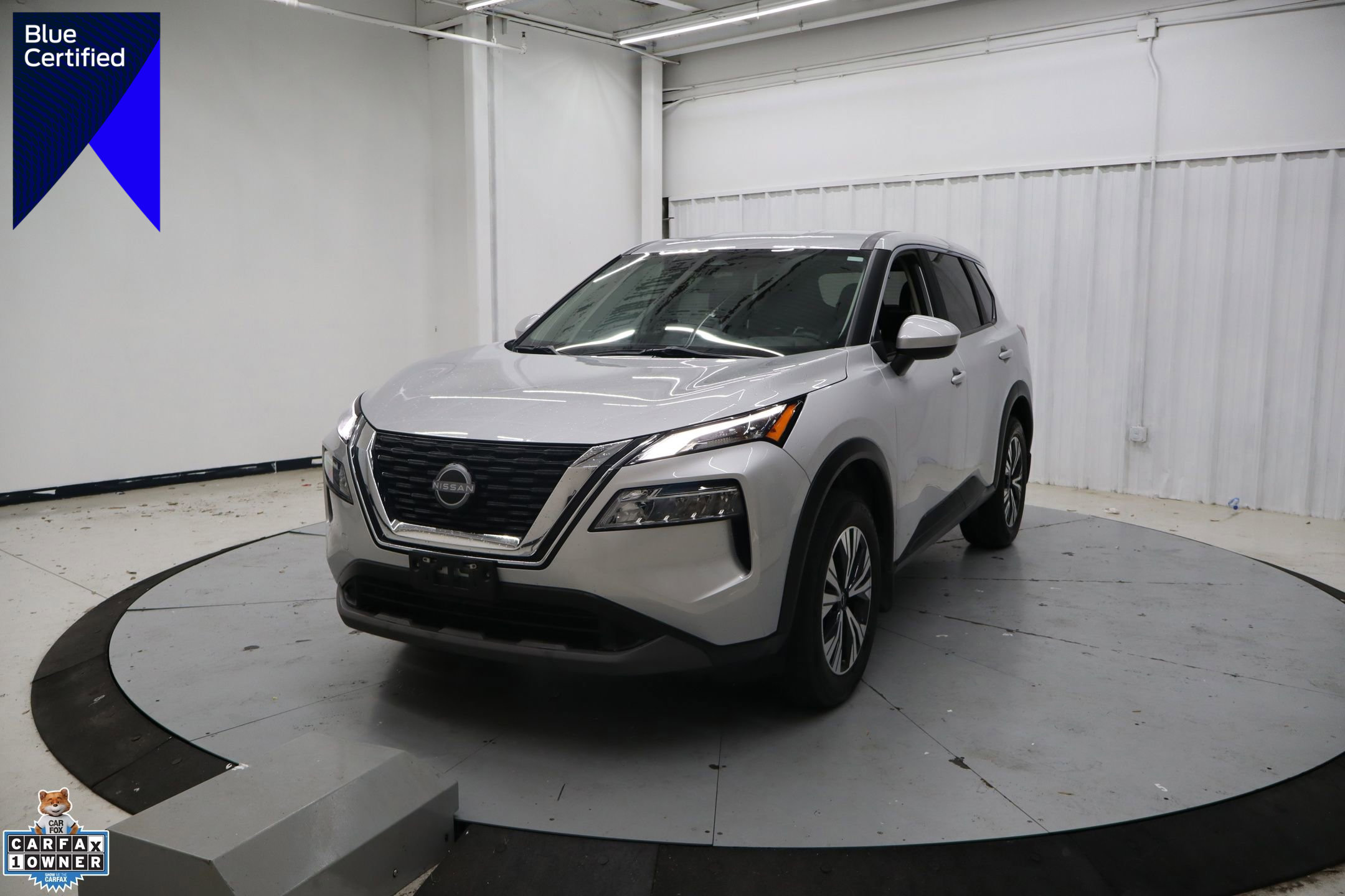 Used 2023 Nissan Rogue SV image 1