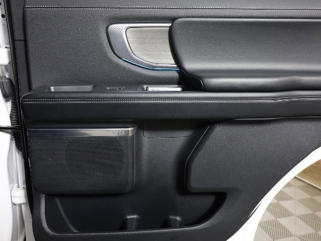 Certified 2025 Ford Expedition Platinum AWD/4WD image 34