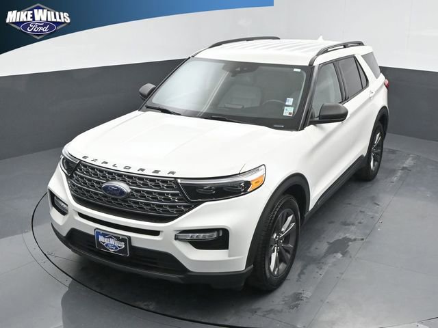 Certified 2021 Ford Explorer XLT w/ Equipment Group 202A image 2