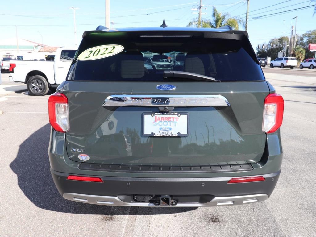 Certified 2022 Ford Explorer XLT w/ Equipment Group 202A image 4