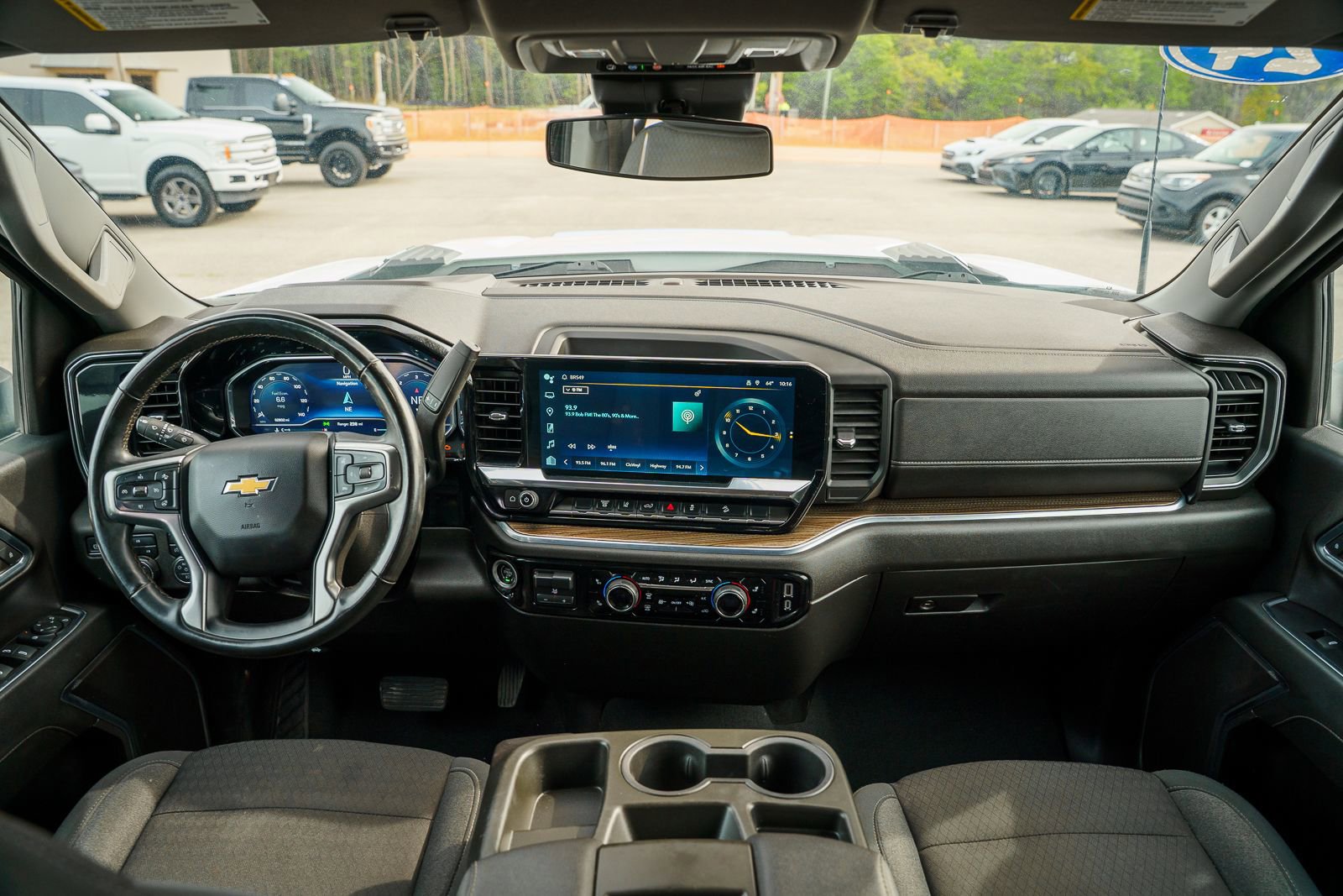 Used 2024 Chevrolet Silverado 2500 LT image 27