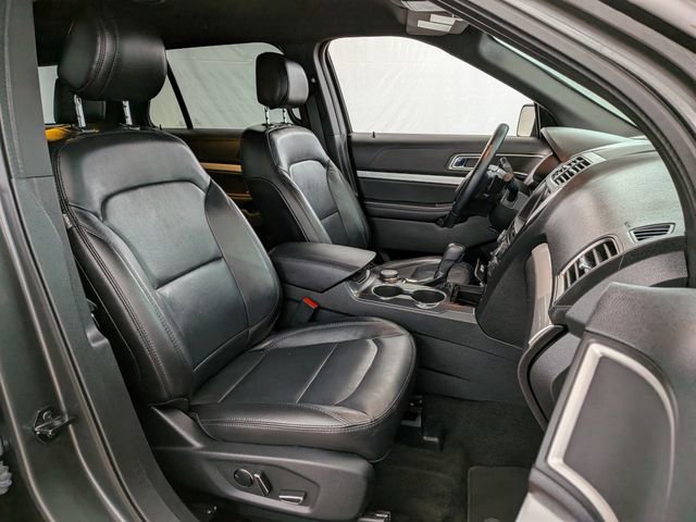 Certified 2017 Ford Explorer XLT w/ Equipment Group 202A AWD/4WD image 23