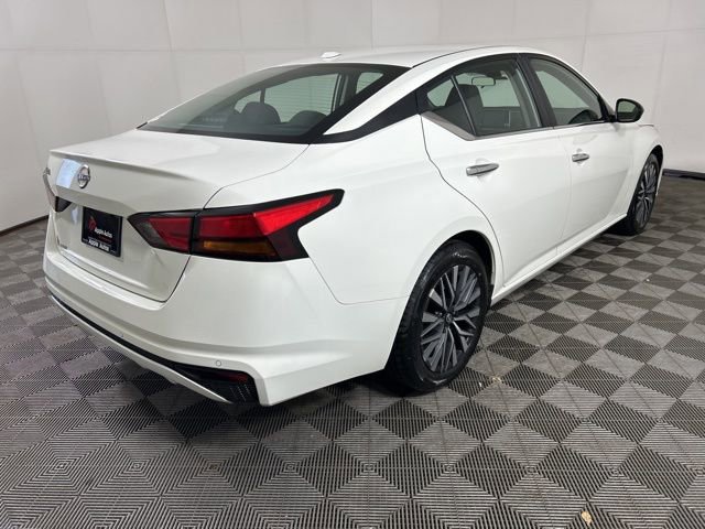 Used 2025 Nissan Altima 2.5 SV FWD image 4