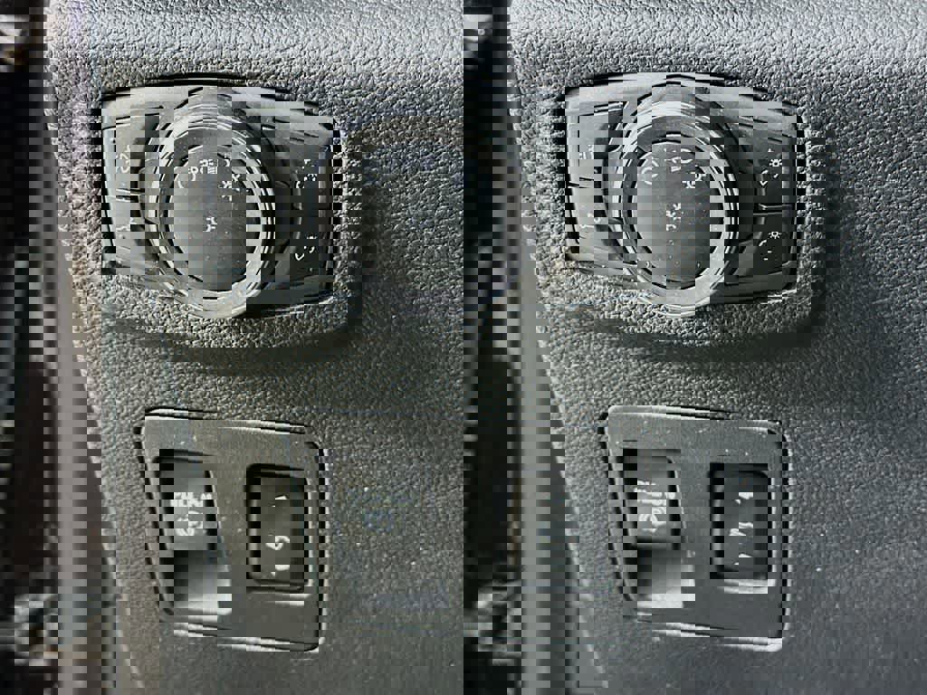 Certified 2019 Ford F150 XLT w/ Equipment Group 302A Luxury image 27