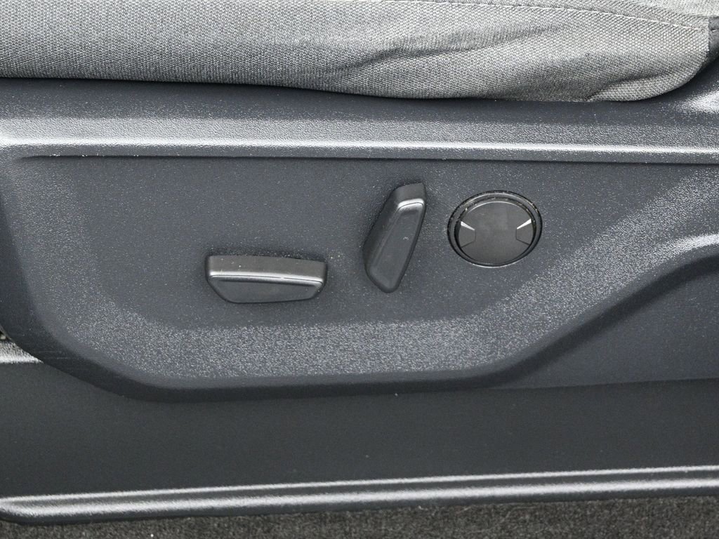 Certified 2022 Ford F150 XLT w/ Equipment Group 302A High image 39