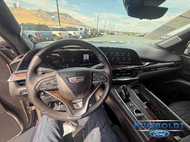 Used 2023 Cadillac Escalade Premium Luxury Platinum image 14