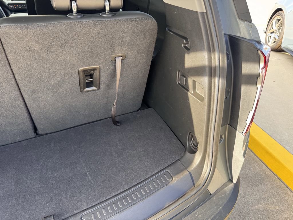 Used 2023 GMC Acadia SLT image 42