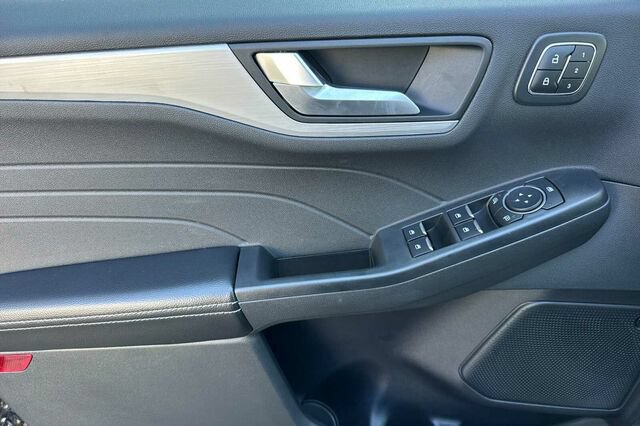 Certified 2024 Ford Escape SE FWD image 11