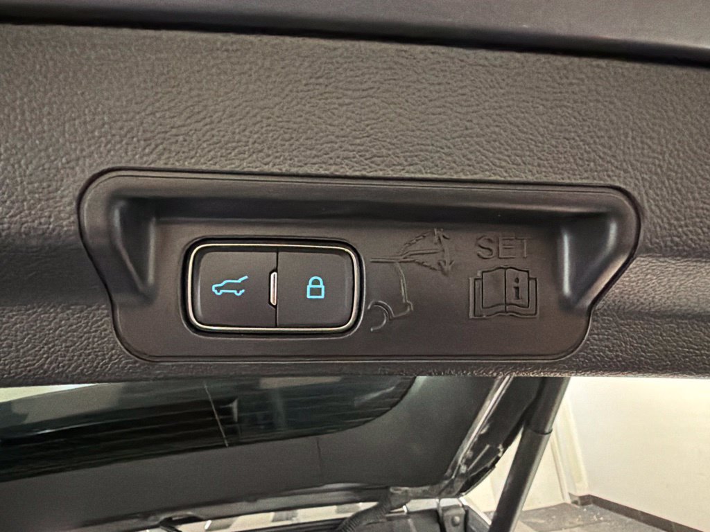 Certified 2023 Ford Explorer XLT w/ Equipment Group 202A AWD/4WD image 39