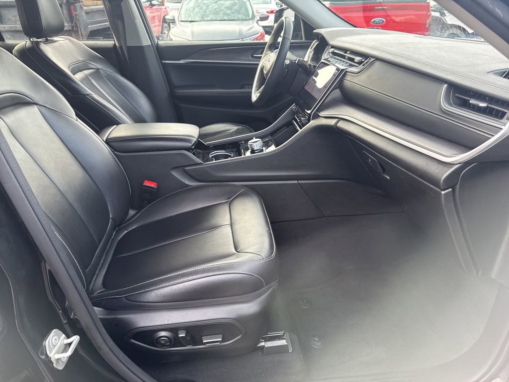 Used 2023 Jeep Grand Cherokee Limited image 49