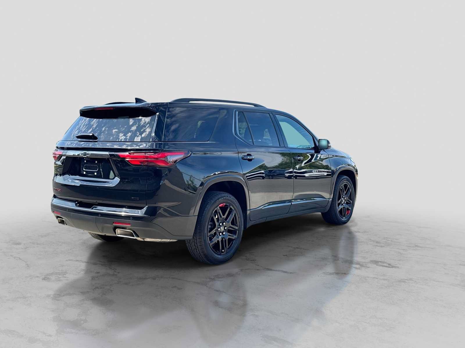 Used 2023 Chevrolet Traverse Premier w/ Redline Edition AWD/4WD image 6