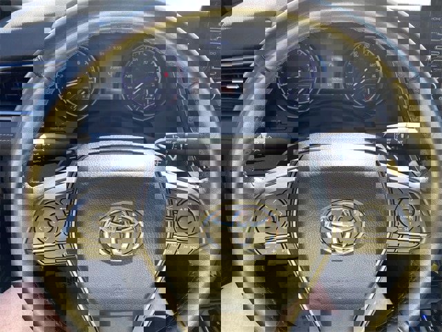 Used 2024 Toyota Camry SE image 14