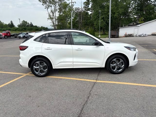 Certified 2023 Ford Escape ST-Line w/ Tech Pack #1 AWD/4WD image 2