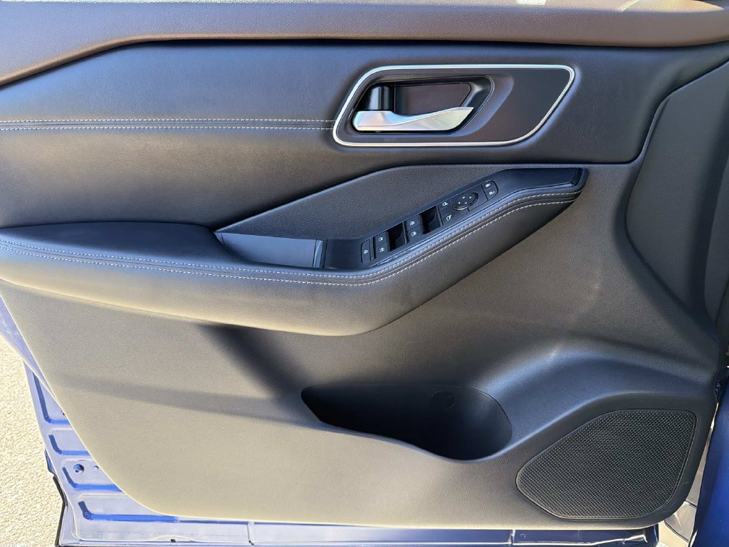 Used 2021 Nissan Rogue SV w/ Premium Package FWD image 19