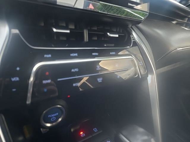 Used 2021 Toyota Venza XLE w/ Softex Package image 24