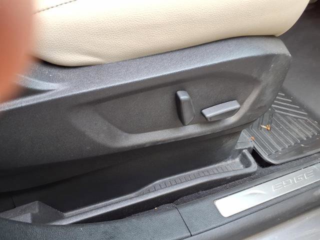 Certified 2022 Ford Edge Titanium image 26