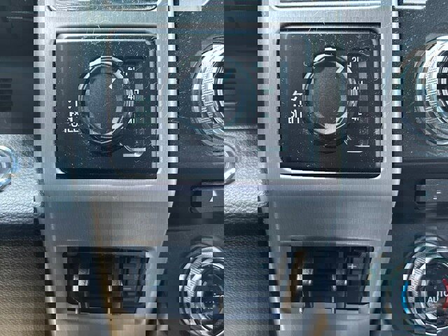 Certified 2017 Ford F350 Platinum w/ Platinum Ultimate Package image 18