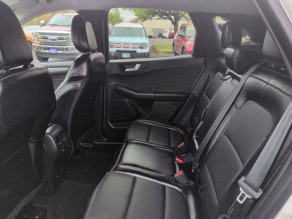 Certified 2023 Ford Escape Platinum AWD/4WD image 23