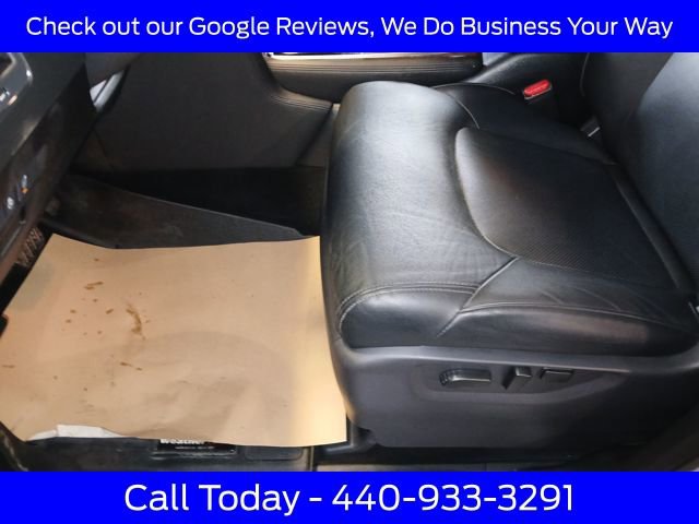 Used 2024 Nissan Armada SL w/ Captain's Chairs Package image 21