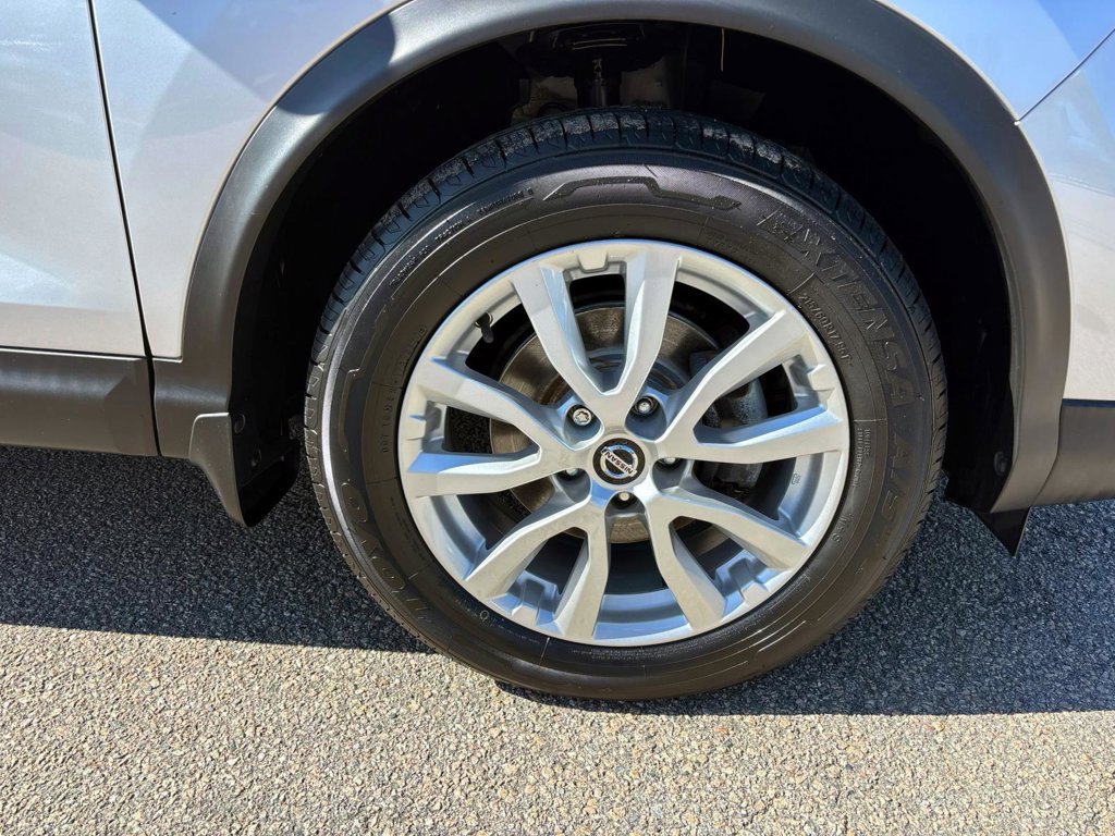 Used 2021 Nissan Rogue Sport SV AWD/4WD image 32
