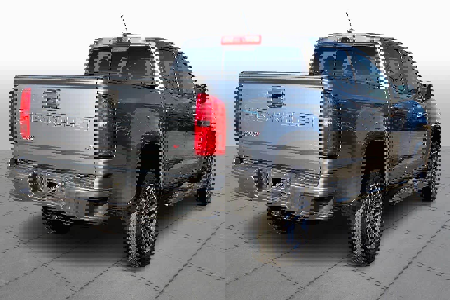 Used 2022 Chevrolet Colorado LT w/ LT Convenience Package image 4