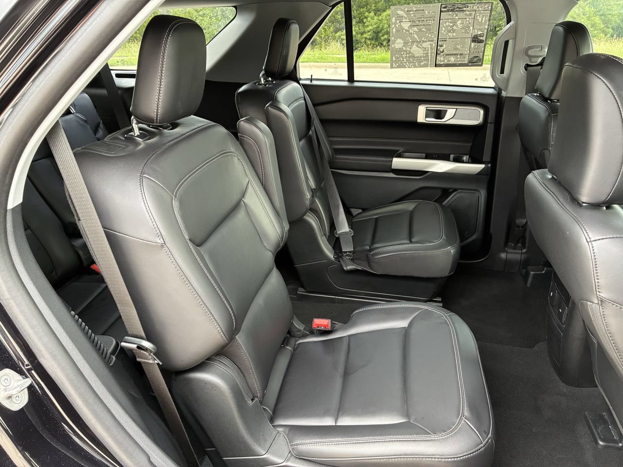 Certified 2023 Ford Explorer XLT w/ Equipment Group 202A AWD/4WD image 25