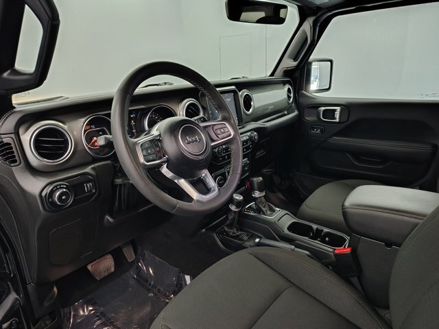 Used 2023 Jeep Wrangler Unlimited Sahara w/ Cold Weather Group AWD/4WD image 39