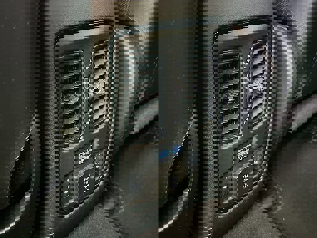 Used 2025 Dodge Durango R/T image 16