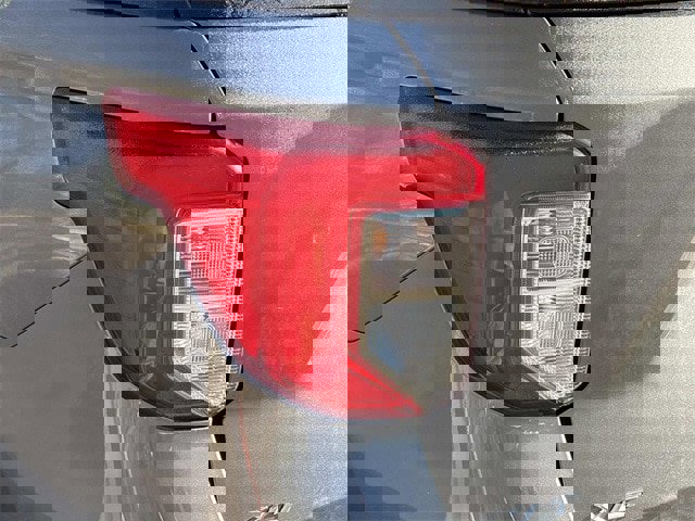 Certified 2023 Ford Explorer XLT image 12