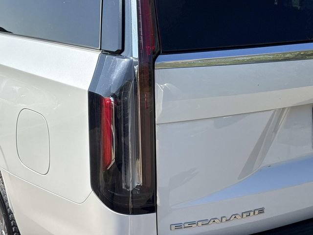Used 2024 Cadillac Escalade ESV Premium Luxury w/ Performance Package image 11