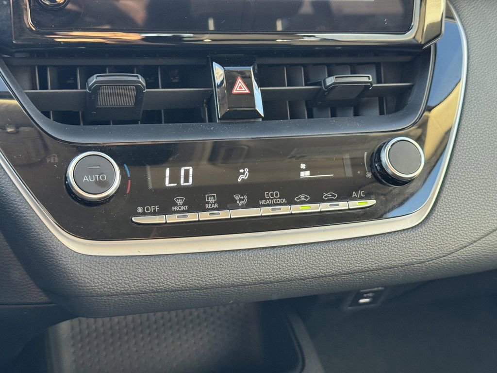 Used 2024 Toyota Corolla LE image 12