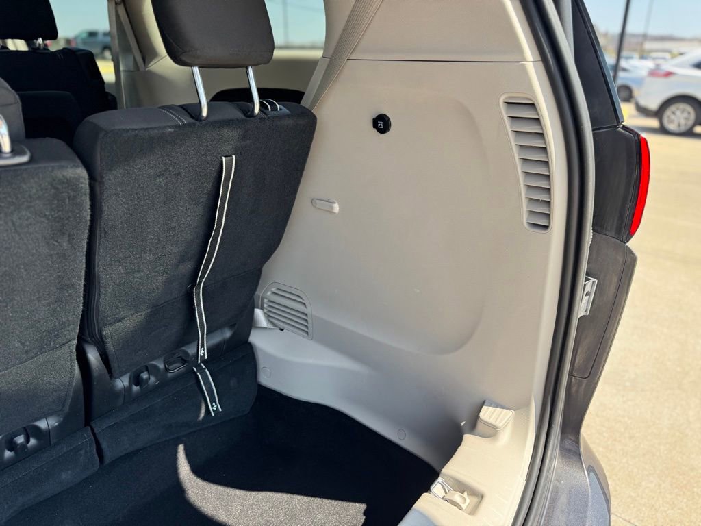 Used 2023 Chrysler Voyager LX FWD image 44