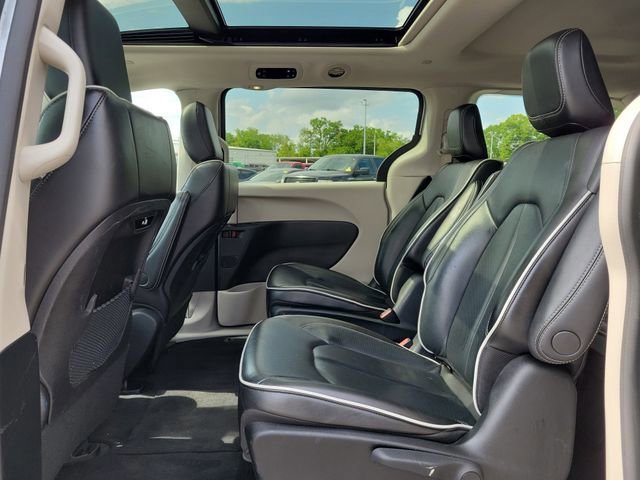 Used 2023 Chrysler Pacifica Limited image 9