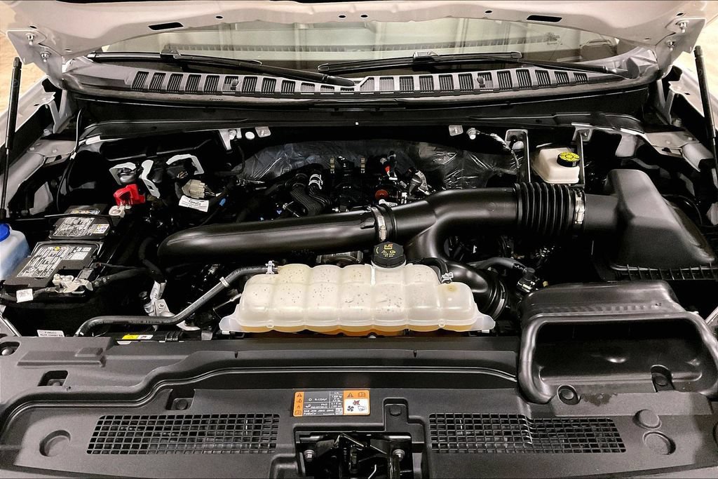 Certified 2025 Ford Expedition Active AWD/4WD image 10