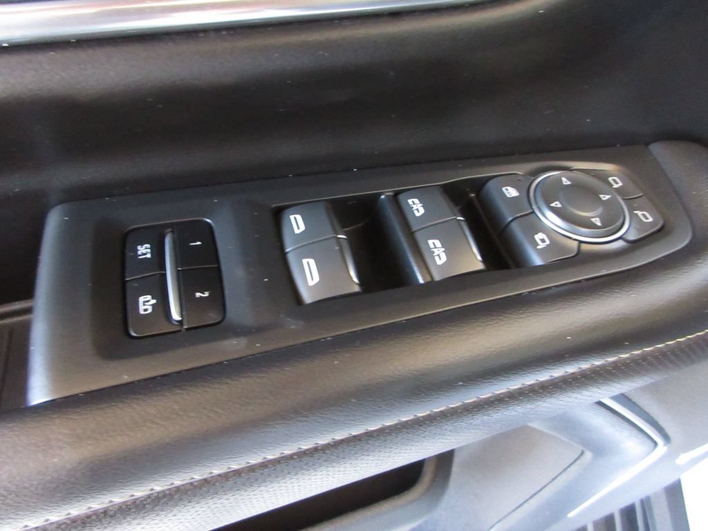 Used 2023 Chevrolet Suburban Premier AWD/4WD image 10