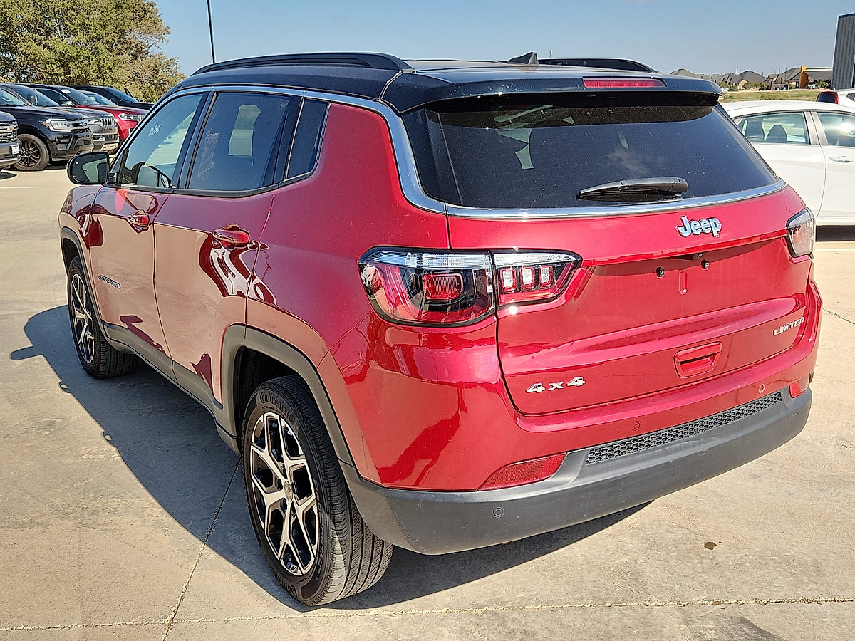 Used 2025 Jeep Compass Limited AWD/4WD image 3
