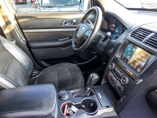 Certified 2018 Ford Explorer XLT w/ Equipment Group 202A AWD/4WD image 33