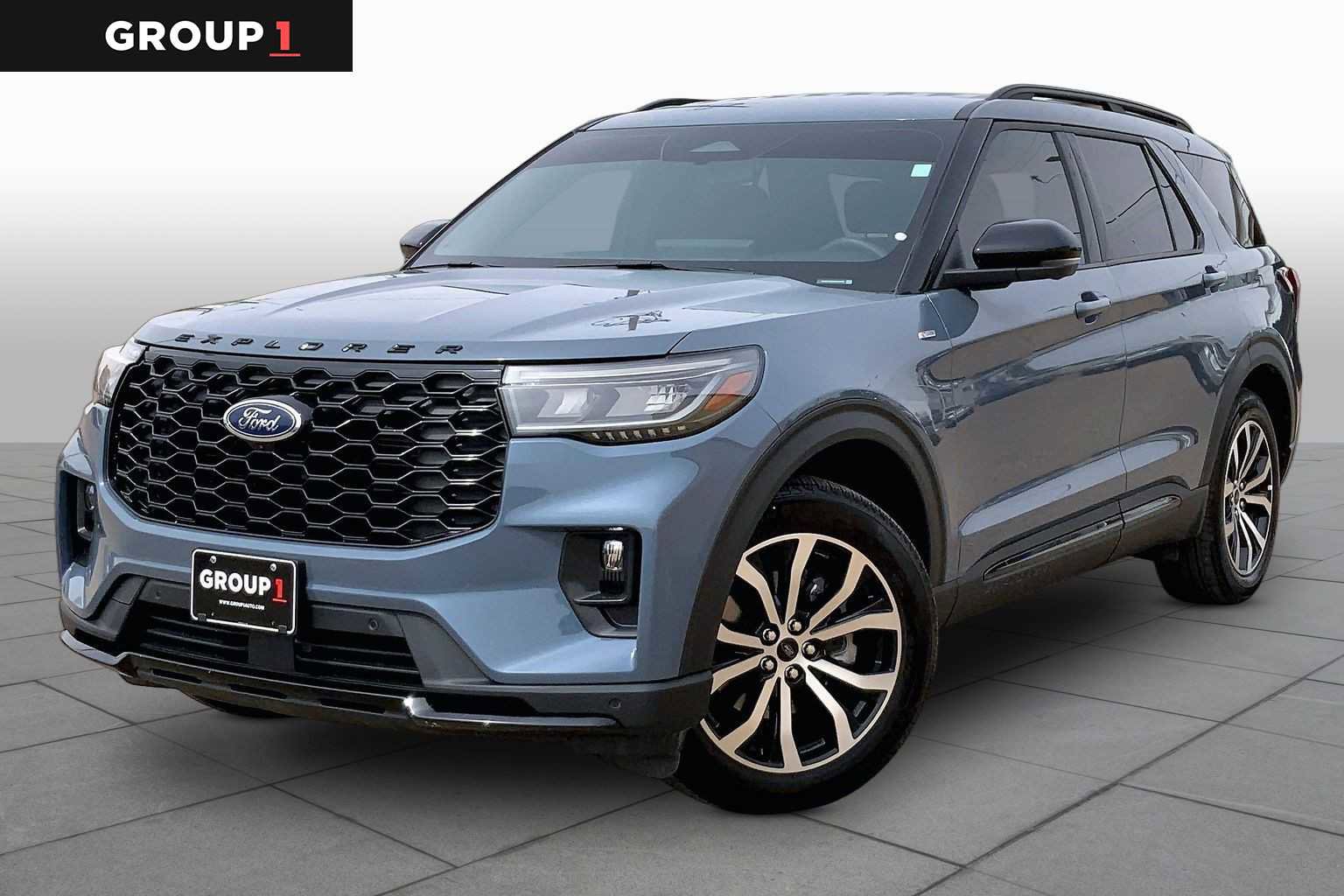 Certified 2025 Ford Explorer ST-Line w/ Premium Package RWD image 1