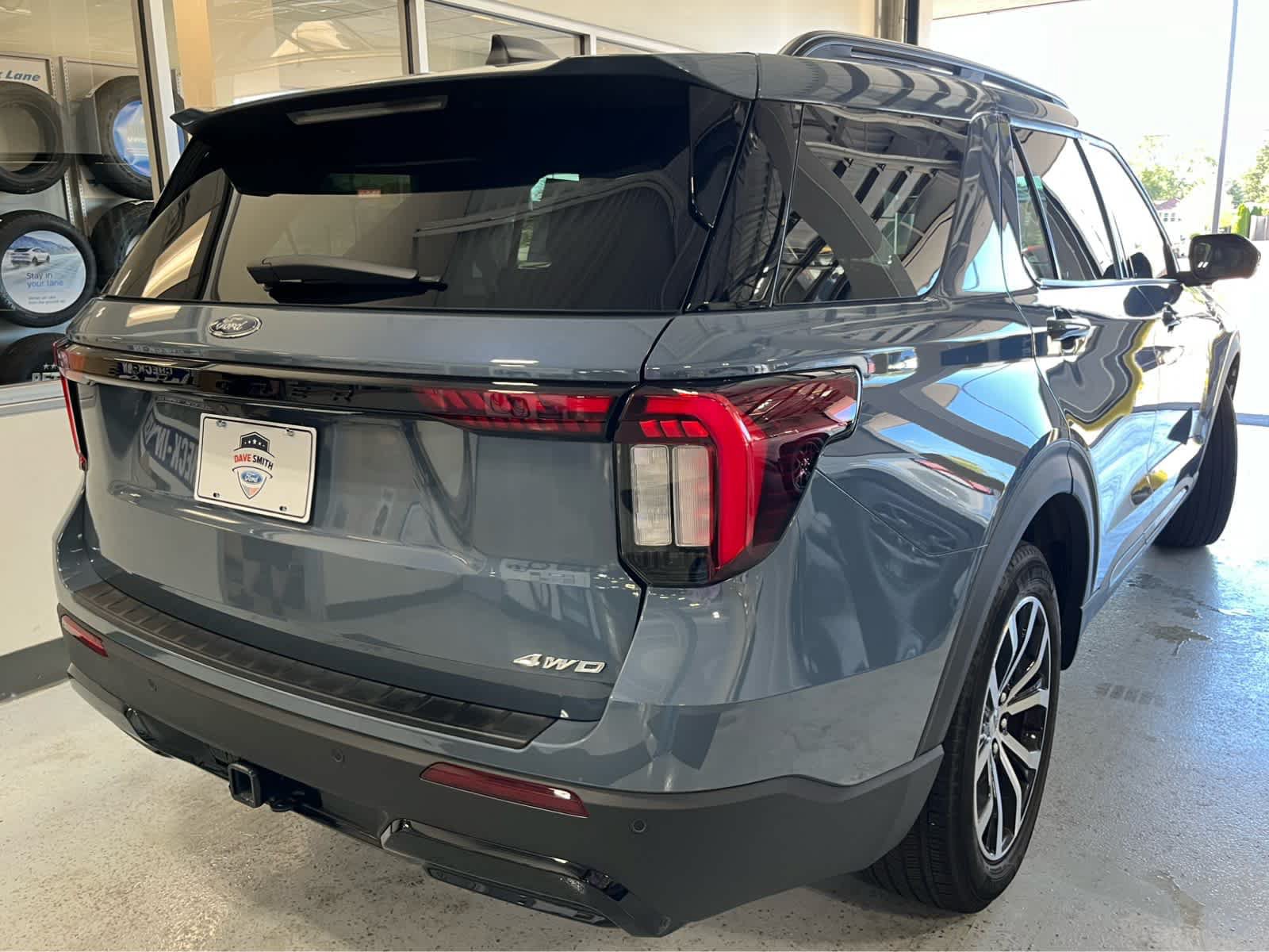 Certified 2025 Ford Explorer ST-Line AWD/4WD image 7