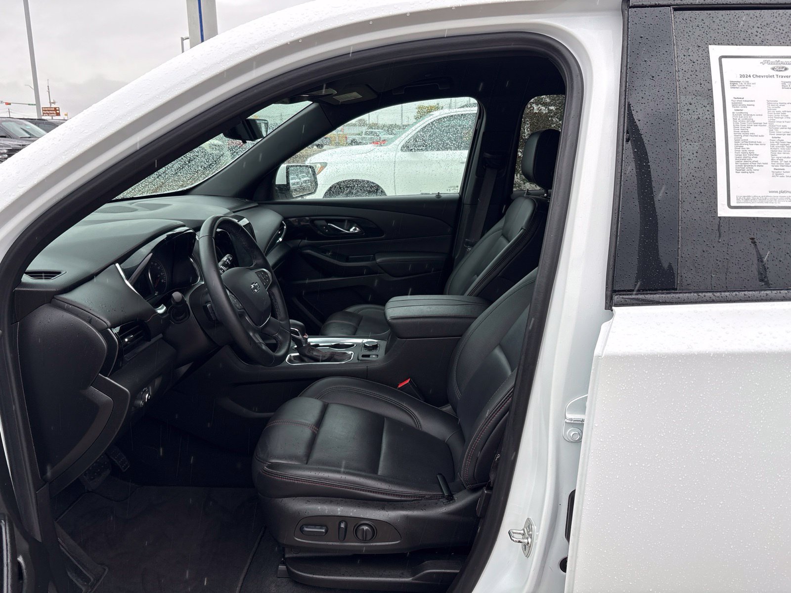 Used 2024 Chevrolet Traverse RS FWD image 27