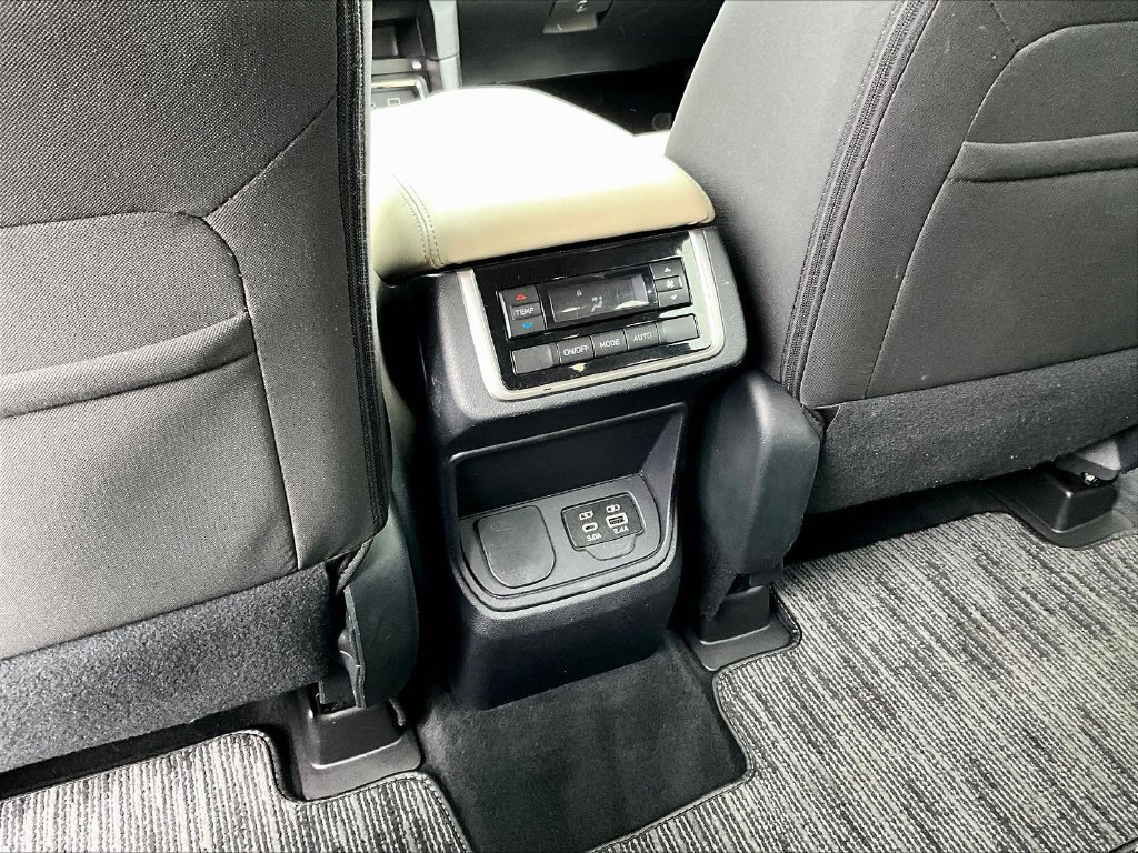 Used 2023 Subaru Ascent Premium w/ Convenience Package AWD/4WD image 10