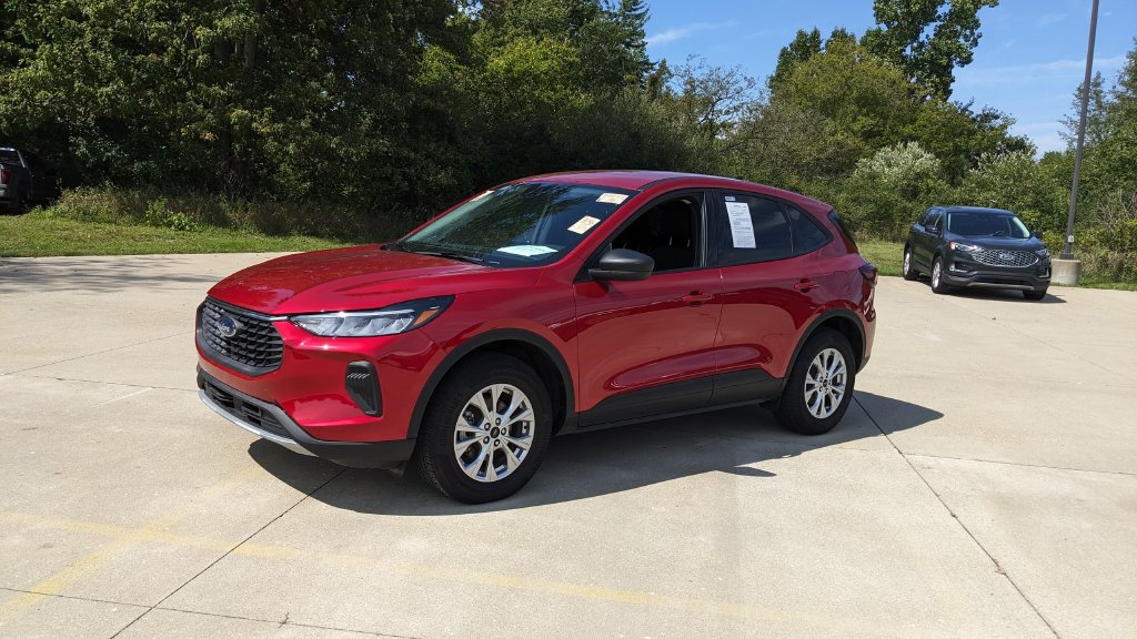 Certified 2025 Ford Escape Active w/ Cold Weather Package AWD/4WD image 7