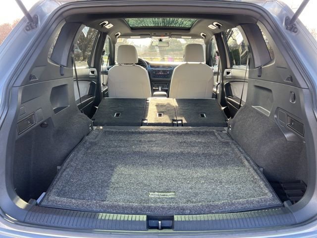 Used 2020 Volkswagen Tiguan SE R-Line image 31