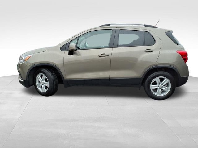 Used 2022 Chevrolet Trax LT w/ LT Convenience Package image 3