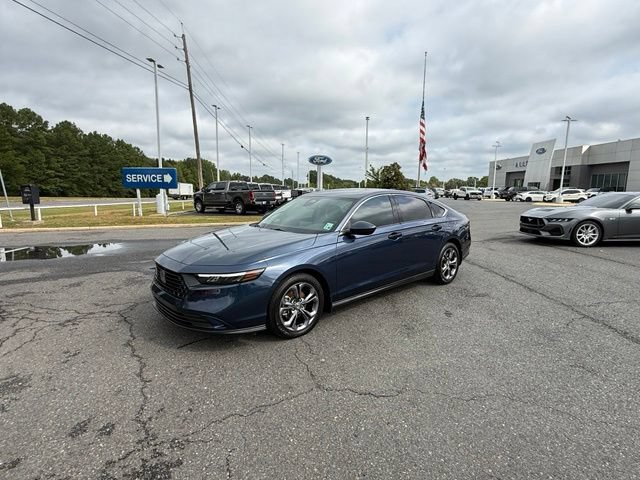 Used 2023 Honda Accord EX image 3