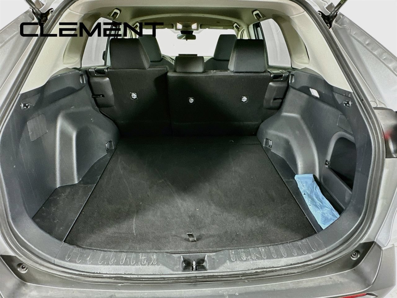 Used 2025 Toyota RAV4 LE AWD/4WD image 11