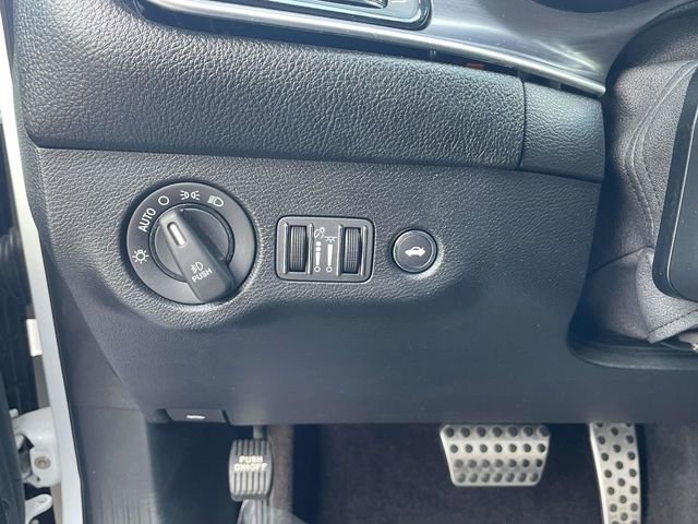 Used 2018 Dodge Challenger SXT Plus RWD image 13