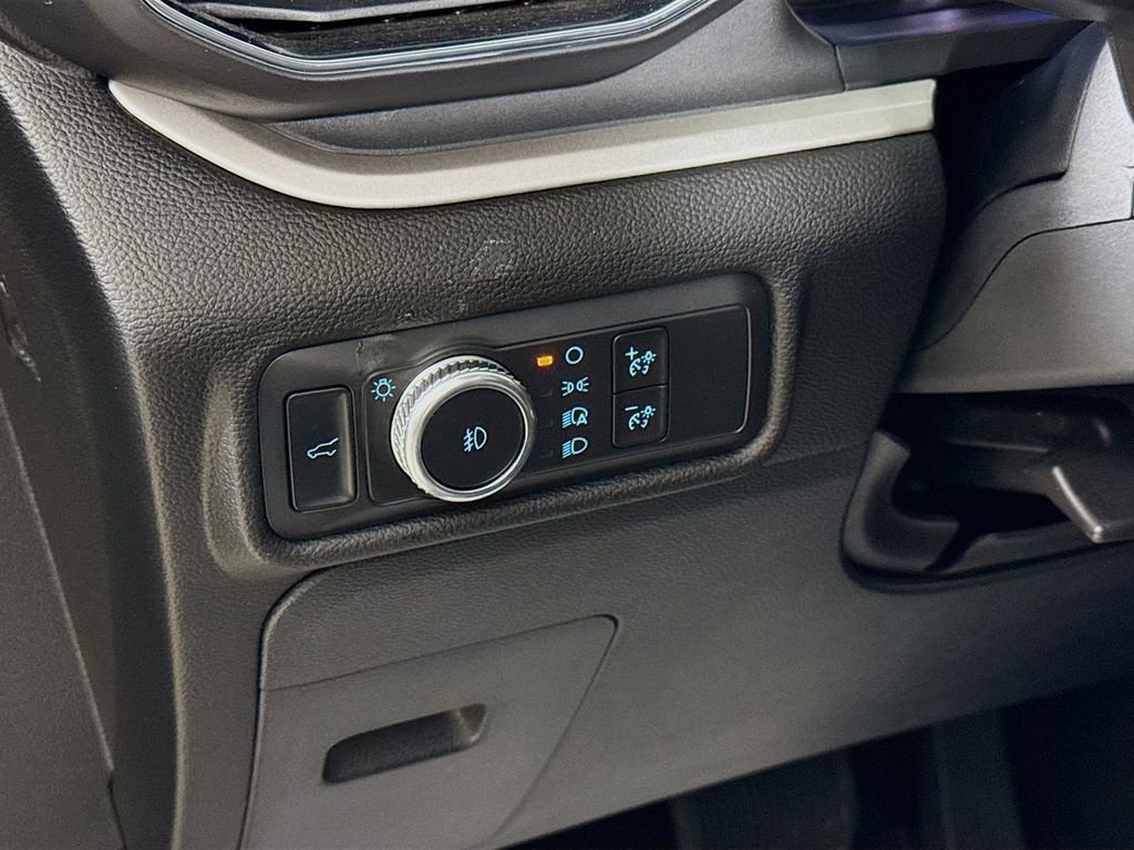 Certified 2021 Ford Explorer XLT w/ Equipment Group 202A image 10