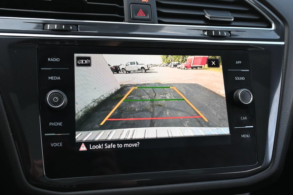 Used 2022 Volkswagen Tiguan SE R-Line AWD/4WD image 34