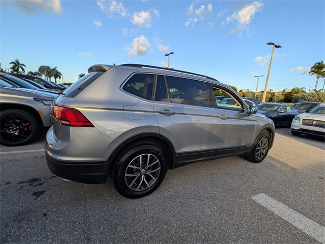 Used 2019 Volkswagen Tiguan SE image 11